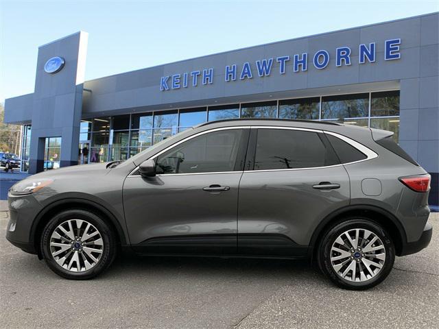 2022 ford escape titanium