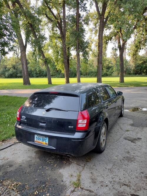 2005 doge magnum v6 w/145,000miles
