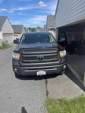 2014 toyota tundra sr5