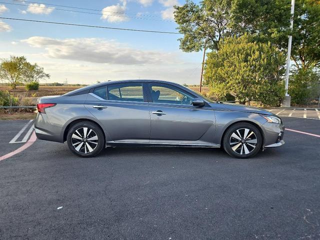 2022 nissan altima 2.5 sv