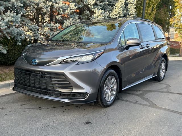 2024 toyota sienna le