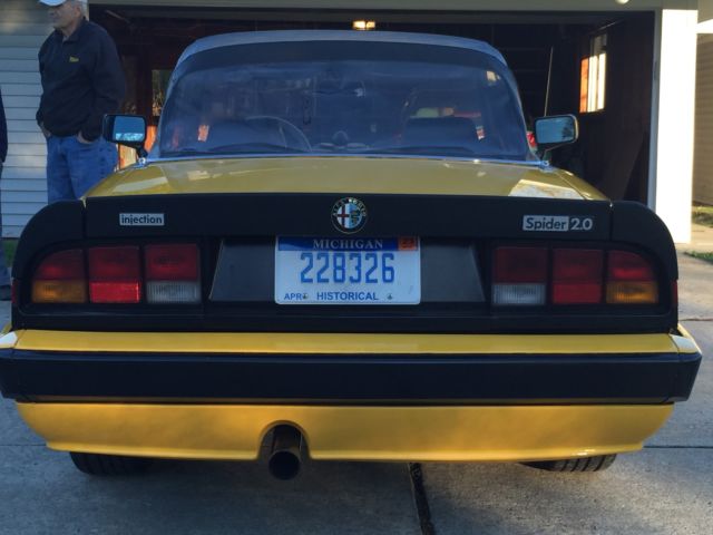 1986 alfa romeo spider convertible 2-door 2.0l