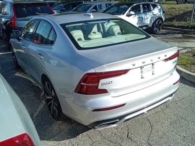 2022 volvo s60 b5 awd momentum