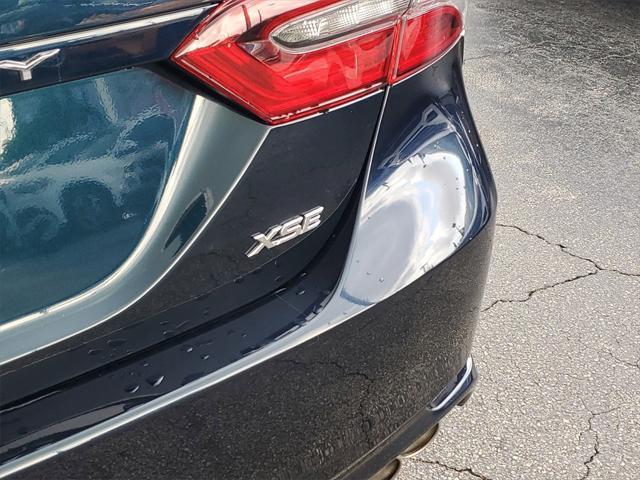 2021 toyota camry xse
