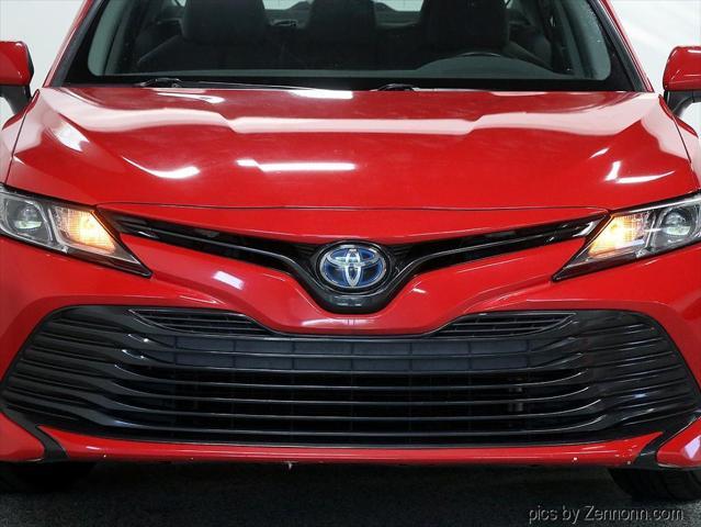 2020 toyota camry le