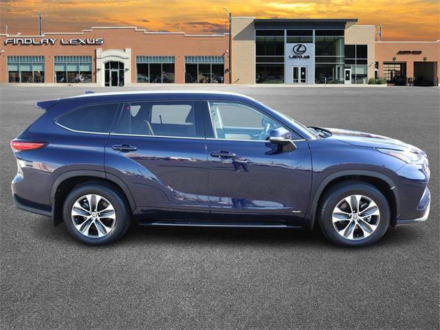 2022 toyota highlander hybrid xle