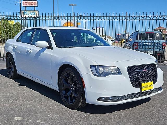 2022 chrysler 300 s
