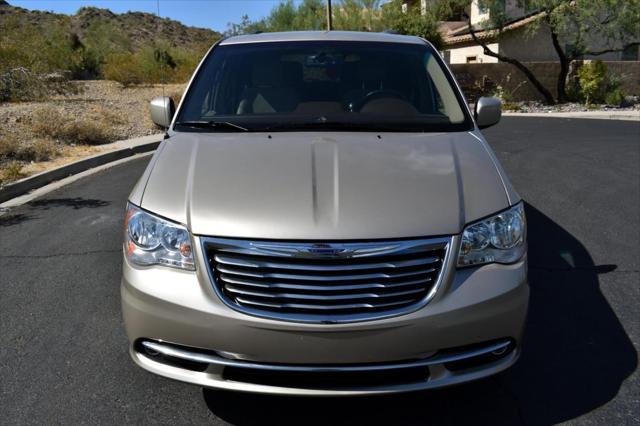 2016 chrysler town & country touring