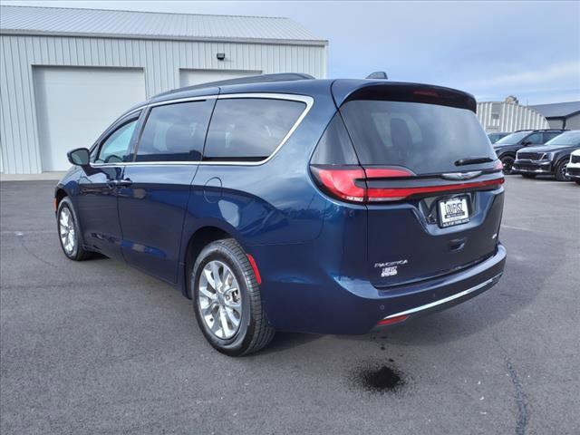 2022 chrysler pacifica touring l