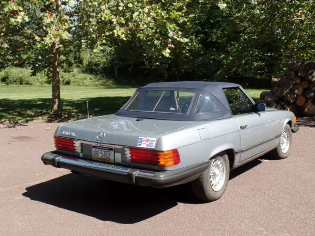 1984 mercedes soft/hard top (2 tops) convertible