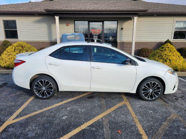 2016 toyota corolla s