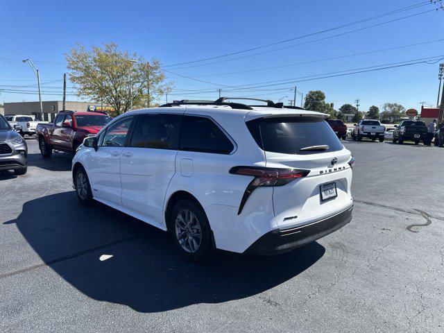 2021 toyota sienna le