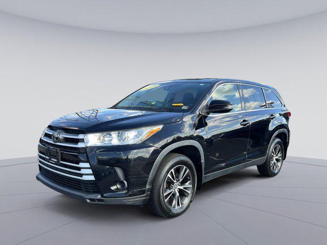 2019 toyota highlander le