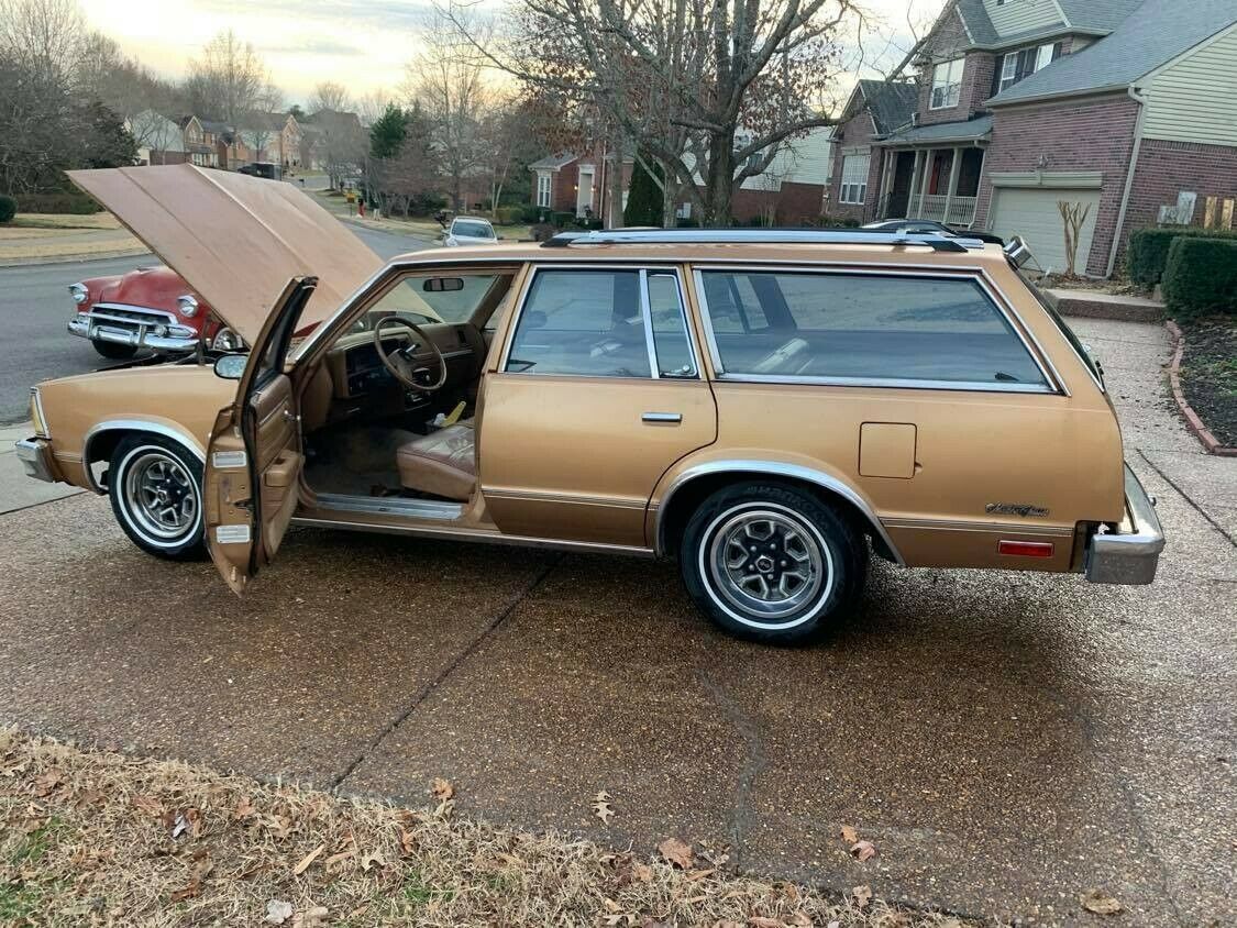1980 chevy malibu classic wagon w/luggage rack. very clean, runs great