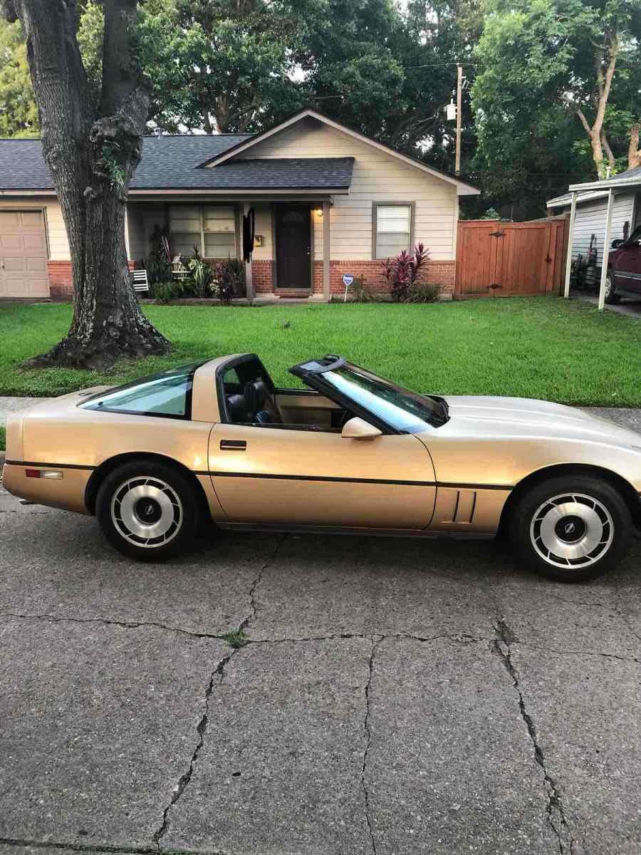 1984 chevrolet corvette hatchback gold rwd automatic