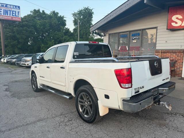 2010 nissan titan le