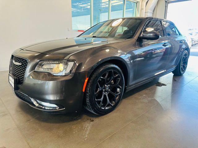 2019 chrysler 300 s