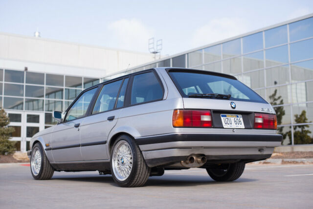 1990 bmw 318i touring - s54 swap - 6 speed manual - bbs - koni - h&r