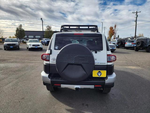2012 toyota fj cruiser base