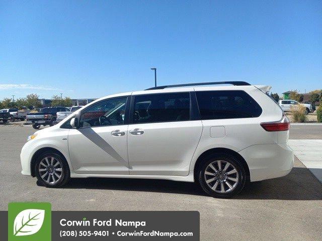 2020 toyota sienna xle
