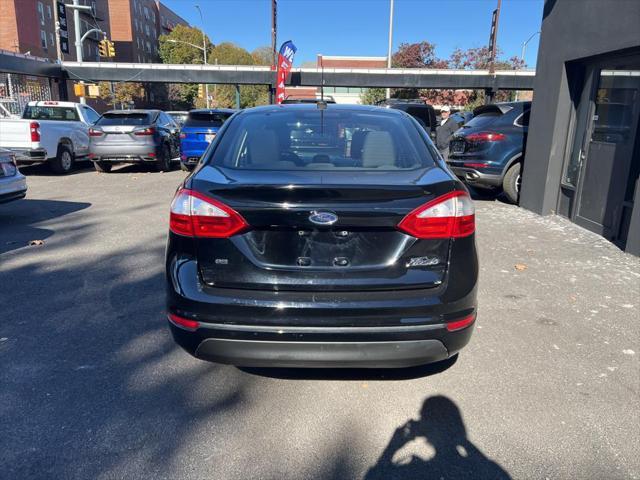 2016 ford fiesta se