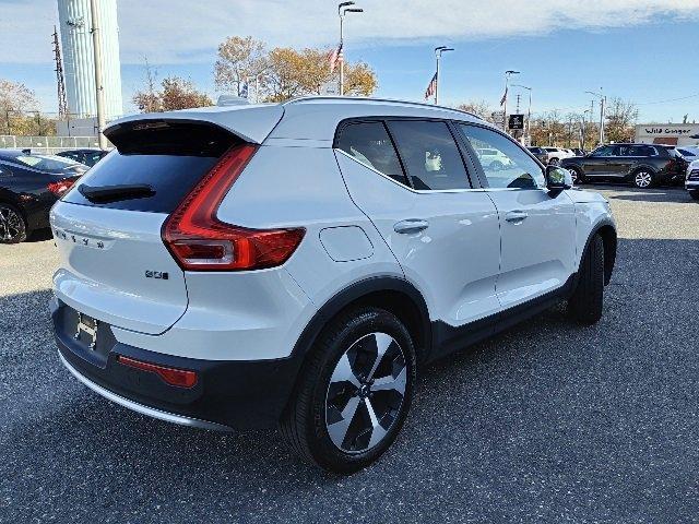 2024 volvo xc40 b5 plus bright theme