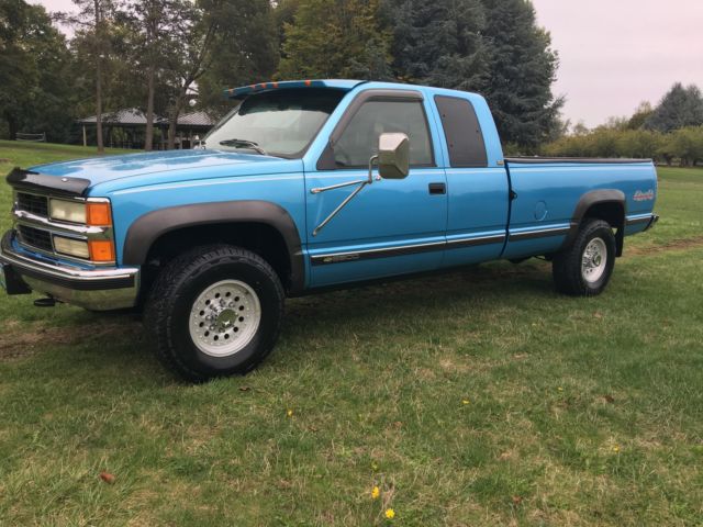 1994 chevrolet silverado 2500 4x4 extended cab with only 47,683 original miles