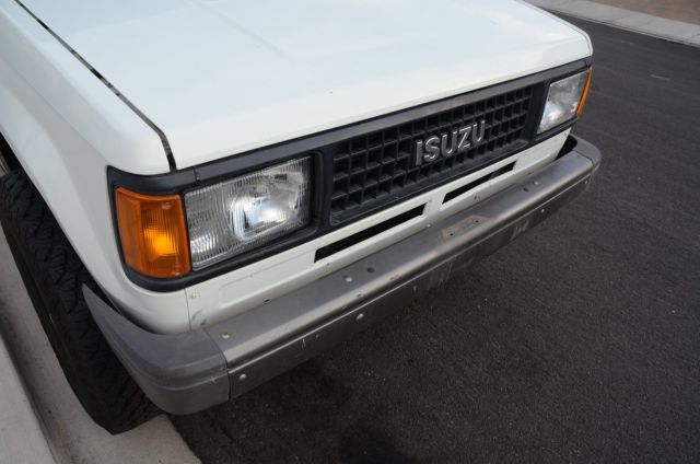 1991 isuzu trooper s - 5 speed - 4ze1 4 cylinder engine