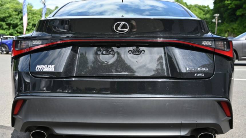 2021 lexus is 300 base