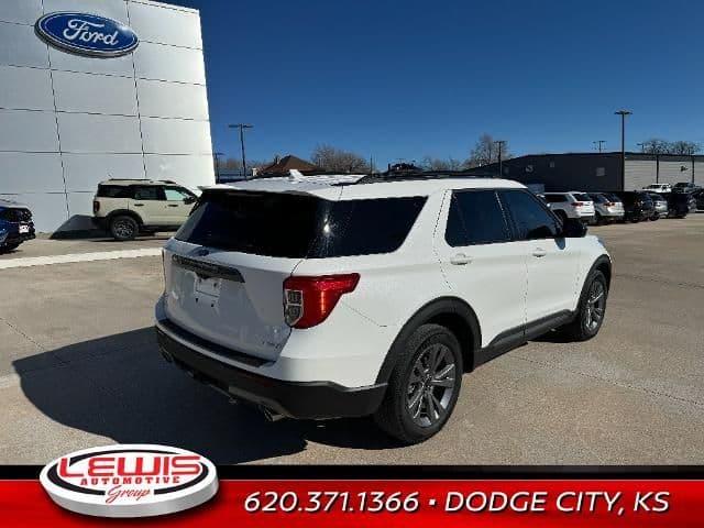 2022 ford explorer xlt in dodge city, kansas