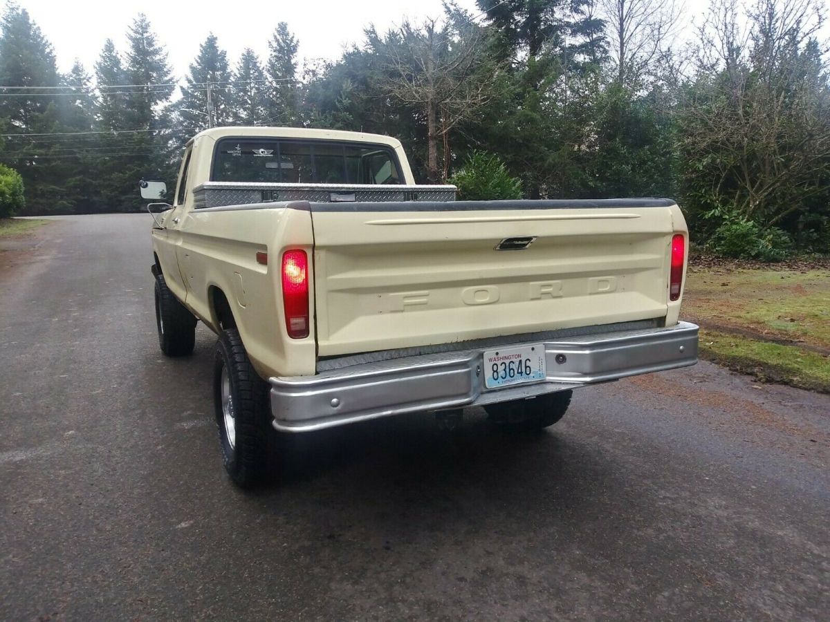 no reserve 1 owner low miles 68,112 4x4, rust free, very clean 400 v8 auto