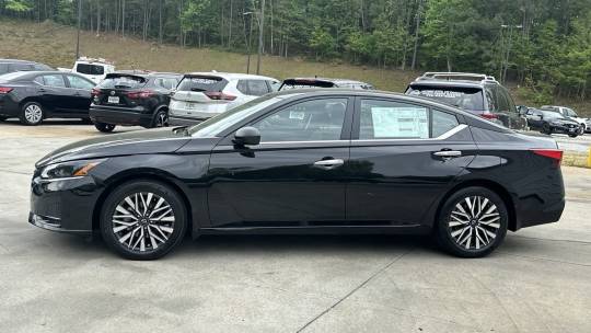 2024 Nissan Altima sv