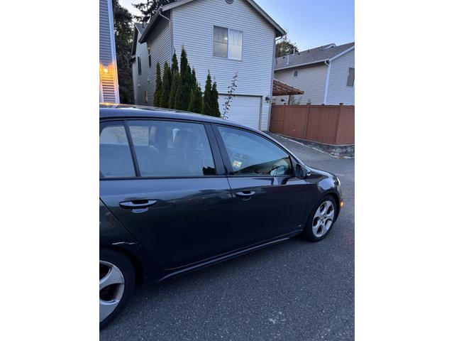 2010 volkswagen gti 4-door