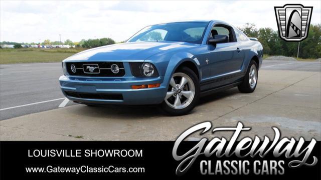 2005 ford mustang base