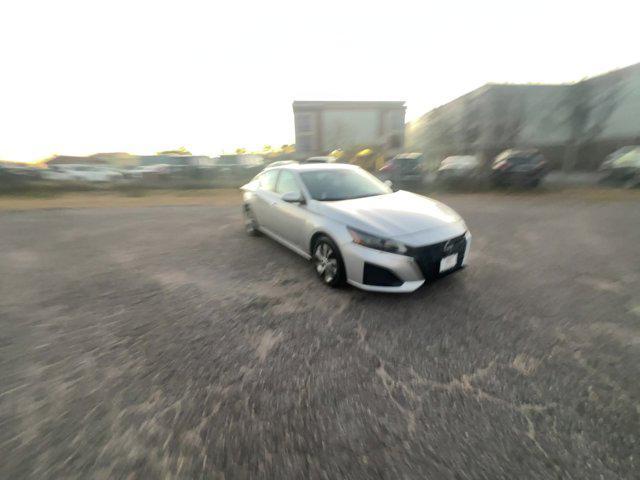 2023 nissan altima s fwd