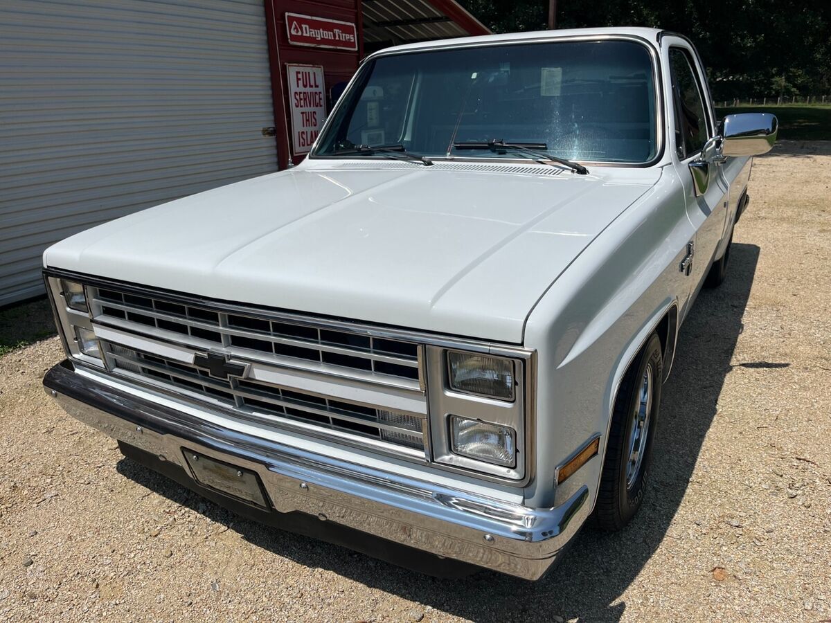 1987 chevrolet c10 pickup truck