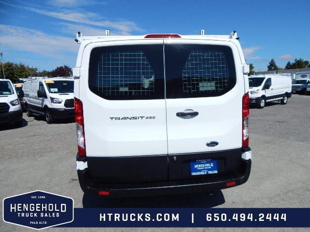 2021 ford transit-250 base