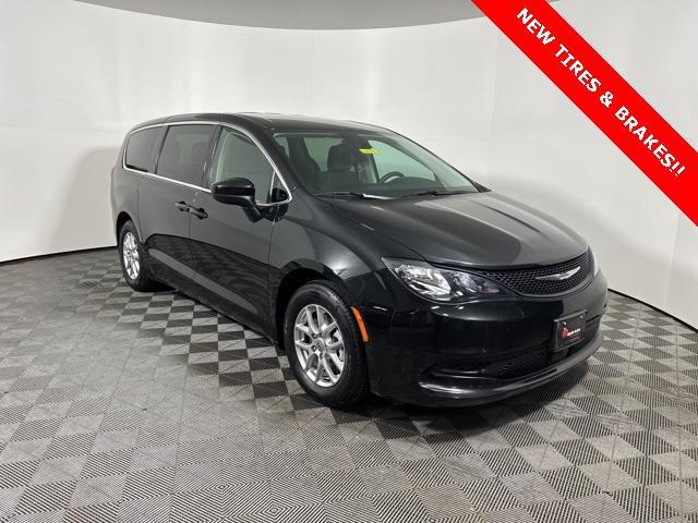 2023 chrysler voyager lx