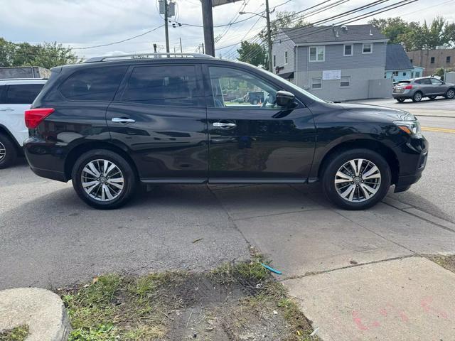 2019 nissan pathfinder sv