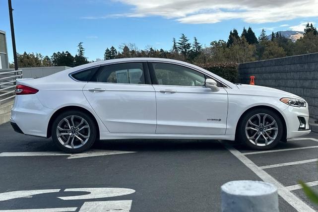 2019 ford fusion hybrid titanium