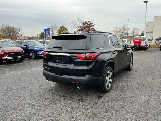 2022 chevrolet traverse lt leather