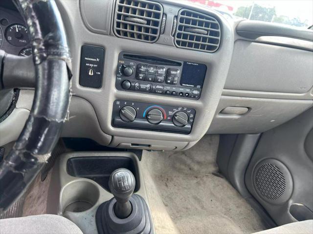 2001 chevrolet s-10 base