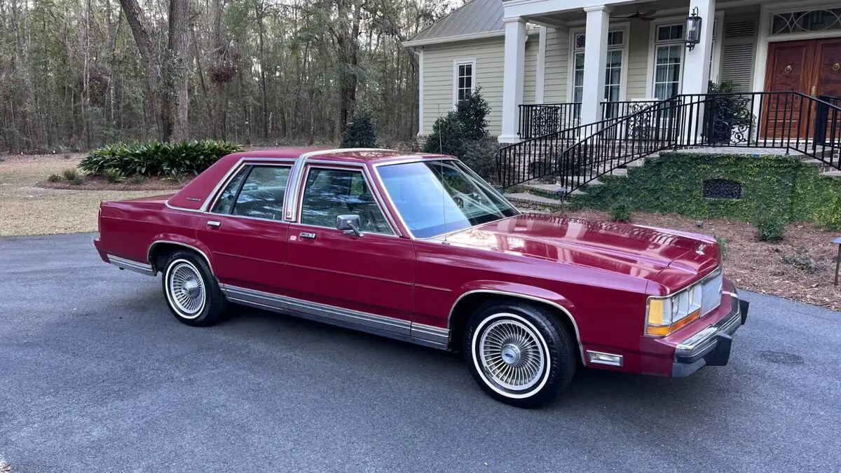 1990 ford ltd crown victoria sedan in claret red