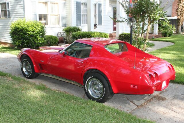 1977 chevrolet corvette 5.7l 350 cid v-8