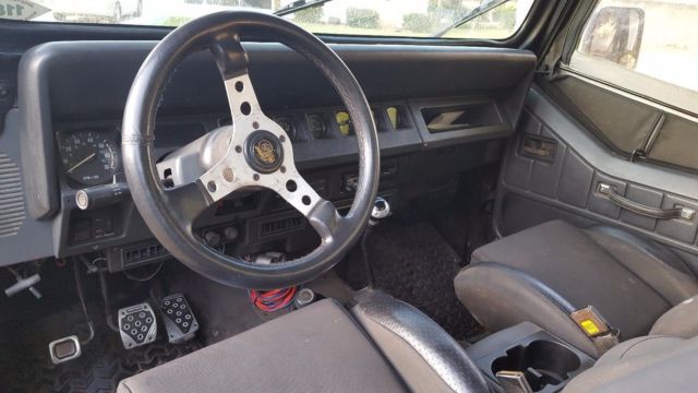 1991 jeep wrangler yj lifted 2.5l. lots of new stuff. yj wrangler
