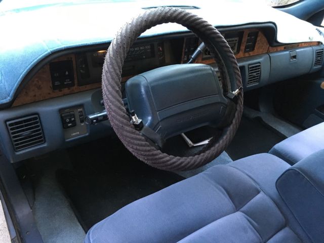 1993 caprice classic wagon california 3 seats and 5.7 with tow package, no hitch