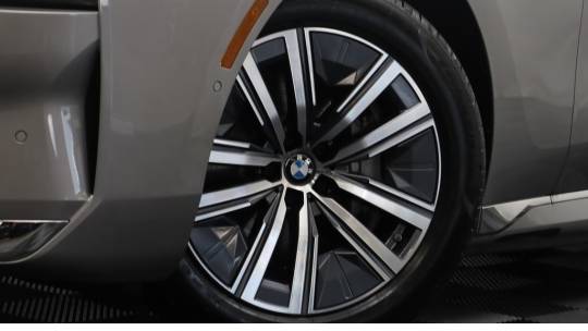 2024 BMW i7