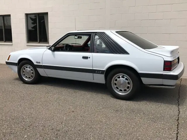 1986 mustang gt 13,693 original miles.like new, 5 speed, bone stock must see