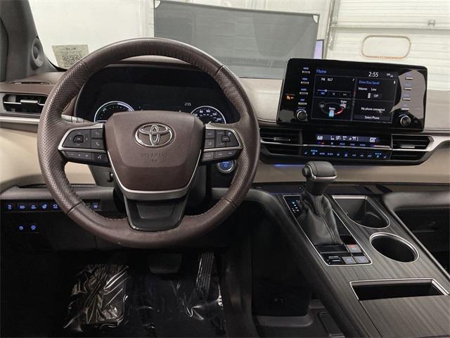 2022 toyota sienna platinum 7 passenger