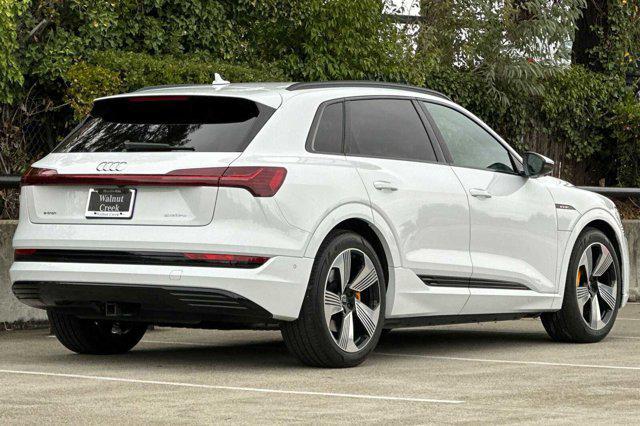 2022 audi e-tron premium plus